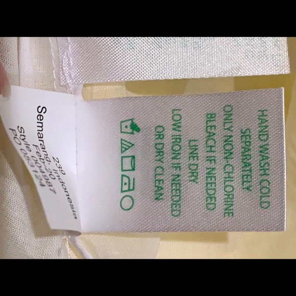 Authentic Lilly Pulitzer Small Scalloped Lace Top. - Picture 8 of 8